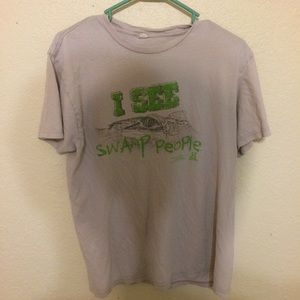 I see swamp people light gray t shirt size medium